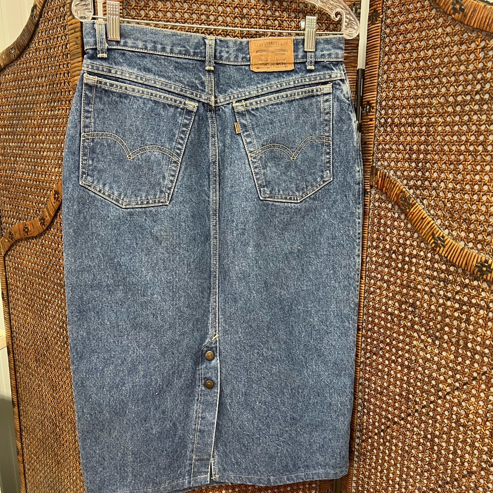 Vintage Levi’s denim skirt USA size 13 cotton maxi pencil button fly retro